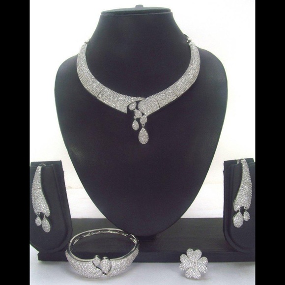 Jewelry - Picture 1 of 1